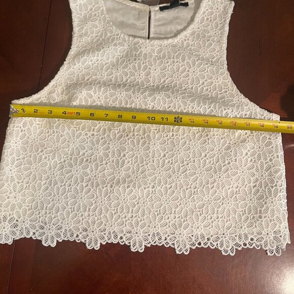 Crop Top Womens L White Sleeveless Lace Elegant Floral Design Forever 21 - Picture 6 of 12